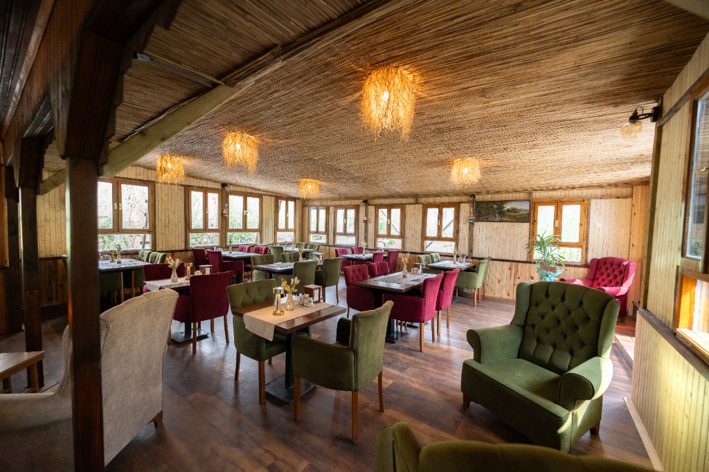 Restoran iç mekanı